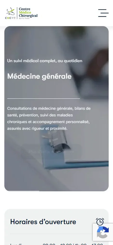 Le centre et ses trois spécialités, lisibles sur téléphone.